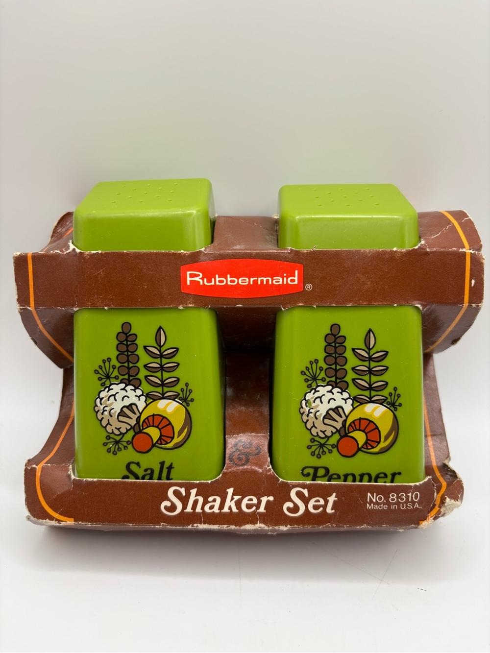 Vintage Rubbermaid Salt Pepper Shaker No.8310 1979 Avocado Green USA New